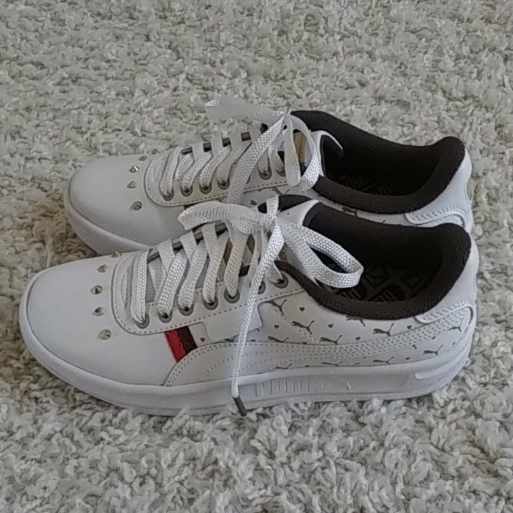 Puma Sneakers